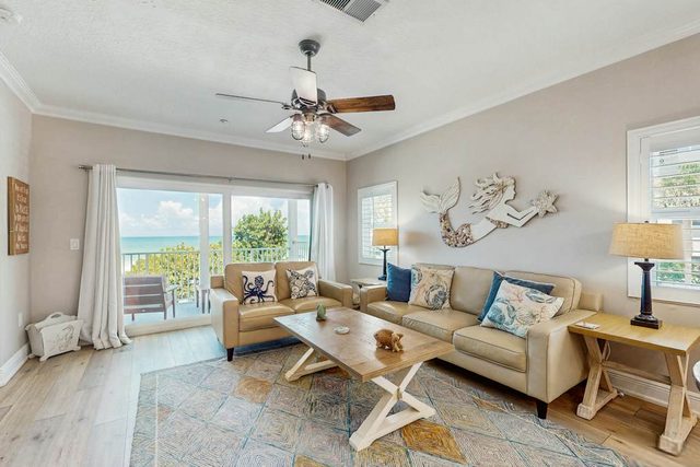 Beachfront condo with EV charger WiFi AC one dog welcome