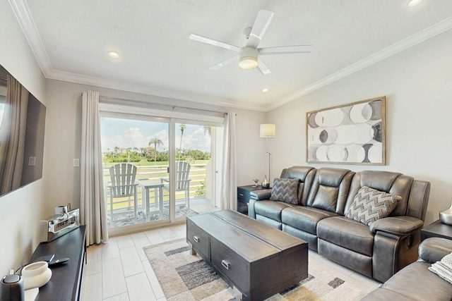 Golf view retreat with heated pool and hot tub central AC and private WD