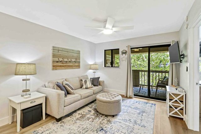 Southern Condo with on-site pools, tennis, and basketball court