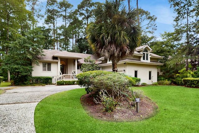 Bright and spacious home in Sea Pines,  perfect for families!