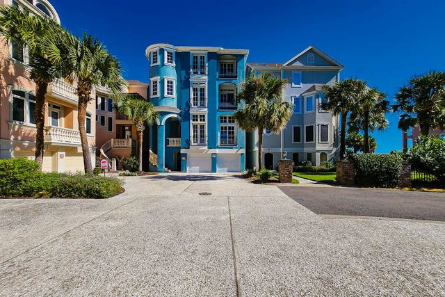 Ocean and Marsh View Home with private pool, dog friendly, beachfront
