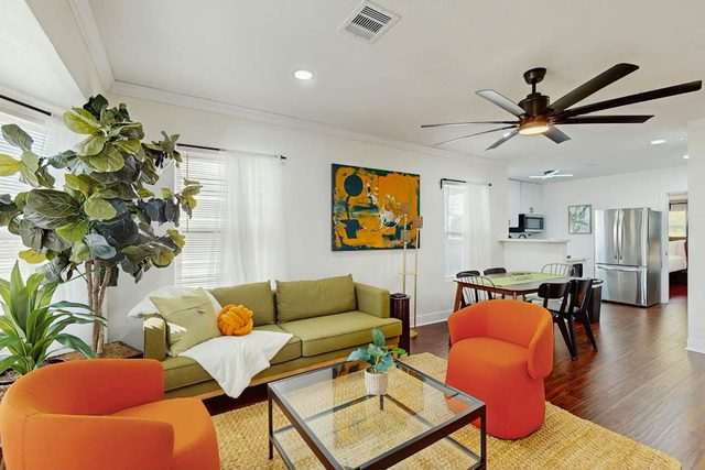 Cozy City Cottage | Modern 3BR in Houston