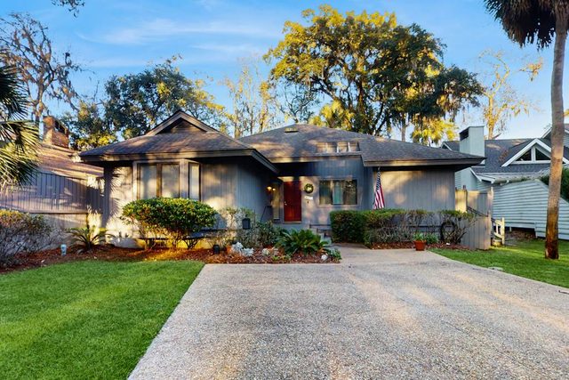 All-Suite Shipyard Plantation Home with Decks, Fairway Views & Gas Grill
