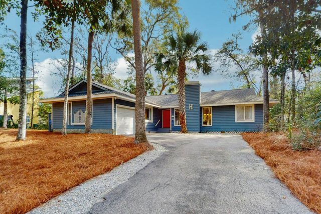 Pelican's Nest | Dog-friendly house - 200 steps from the beach
