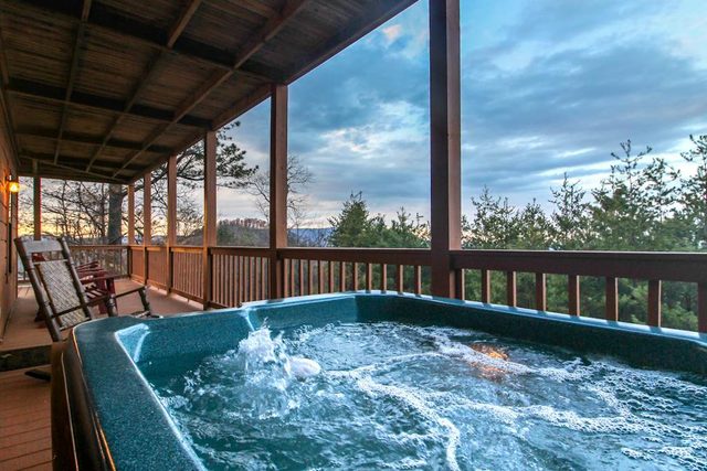 Cozy Home, Sleeps 11, Hot Tub, Games, Near Nat'l Park